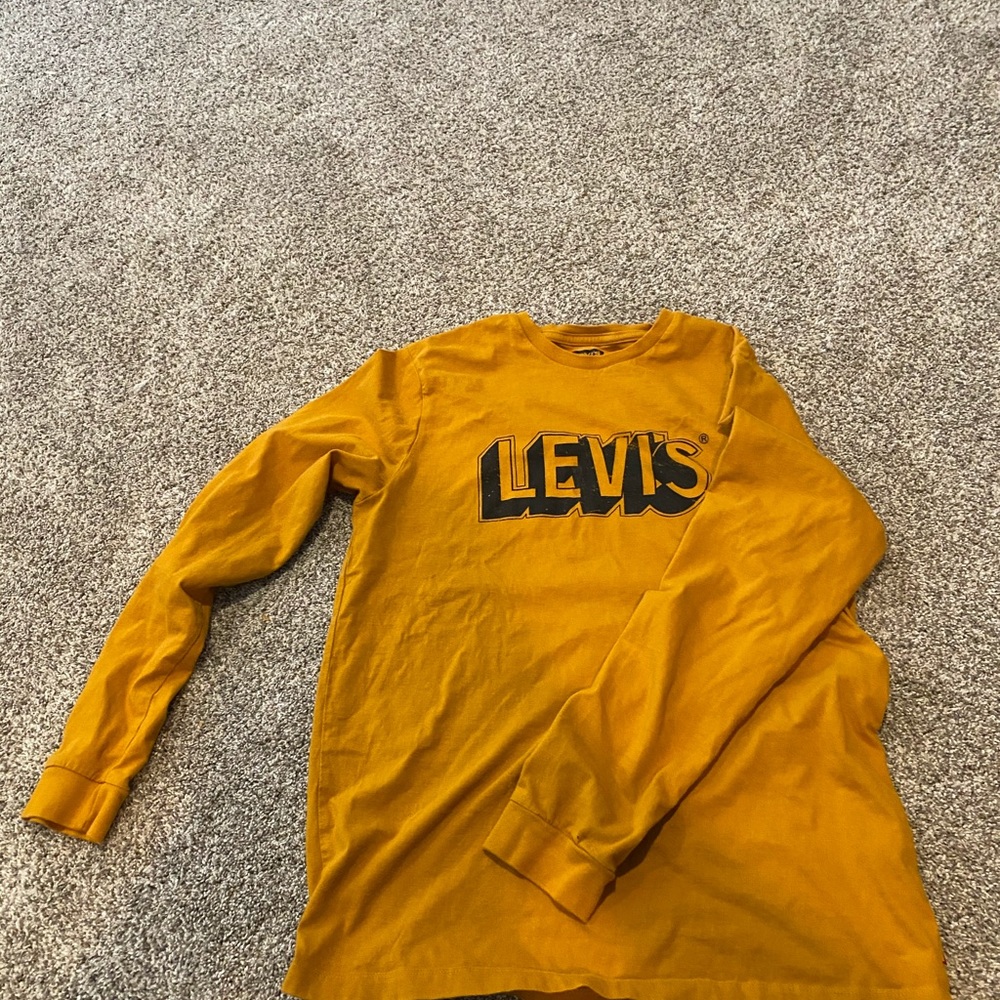 Yellow Levi’s shirt